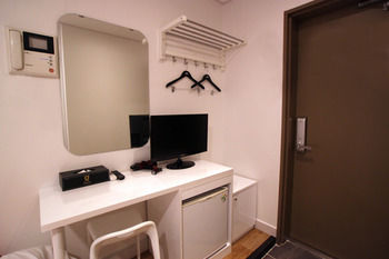 Three Seven Hotel 3*