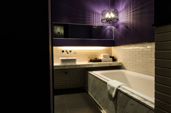 SR Hotel Sadang 3*