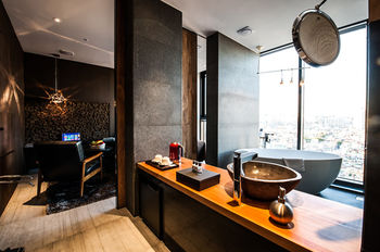 SR Hotel Sadang 3*