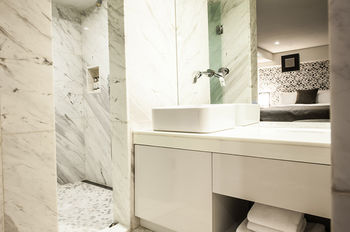 SR Hotel Sadang 3*