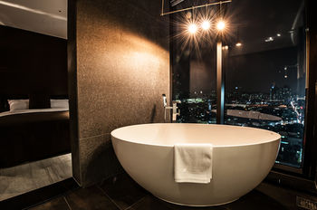 SR Hotel Sadang 3*