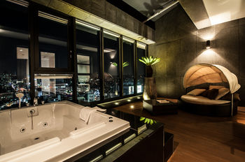 SR Hotel Sadang 3*