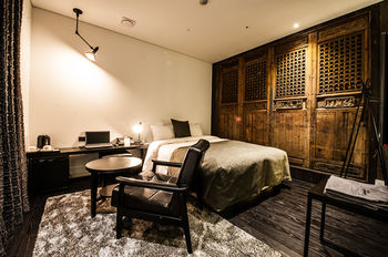 SR Hotel Sadang 3*