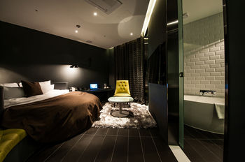 SR Hotel Sadang 3*