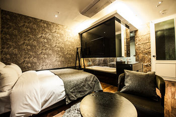 SR Hotel Sadang 3*