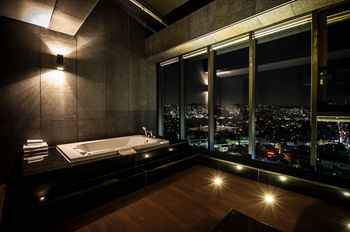 SR Hotel Sadang 3*