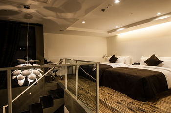 SR Hotel Sadang 3*