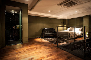 SR Hotel Sadang 3*