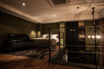 SR Hotel Sadang 3*