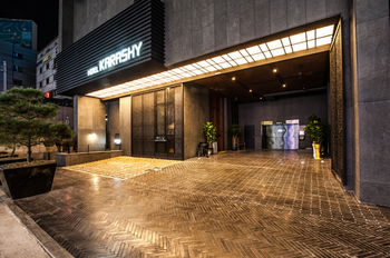 SR Hotel Sadang 3*