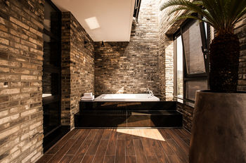 SR Hotel Sadang 3*
