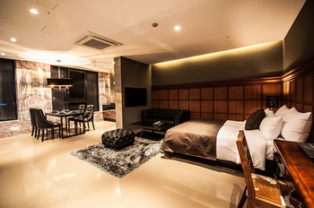 SR Hotel Sadang 3*