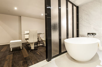 SR Hotel Sadang 3*