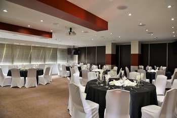 Reef Hotel 4*