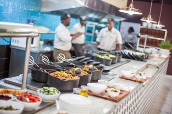 Reef Hotel 4*