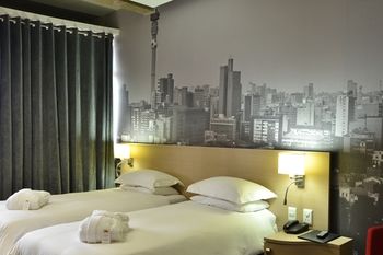 Reef Hotel 4*