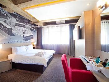 Reef Hotel 4*
