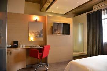 Reef Hotel 4*