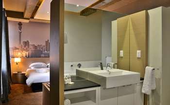 Reef Hotel 4*