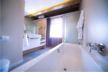 Reef Hotel 4*