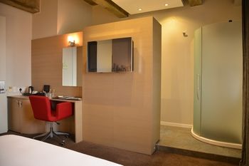 Reef Hotel 4*