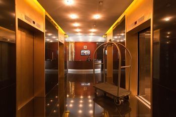 Reef Hotel 4*
