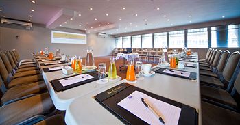 Reef Hotel 4*