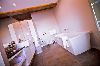 Reef Hotel 4*
