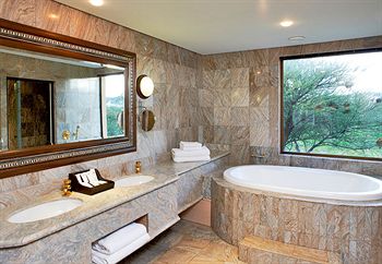 Windhoek Country Club 4*