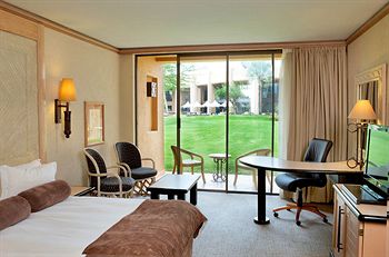 Windhoek Country Club 4*