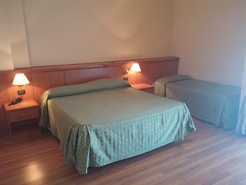 HOTEL GARDEN 3*
