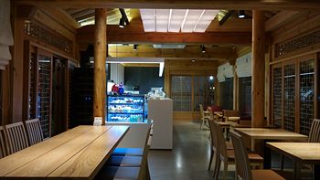 Gyeongju Hwangnamkwan Hanok Hotel 3*