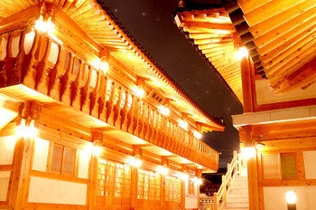 Gyeongju Hwangnamkwan Hanok Hotel 3*