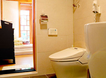 Gyeongju Hwangnamkwan Hanok Hotel 3*