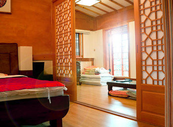Gyeongju Hwangnamkwan Hanok Hotel 3*