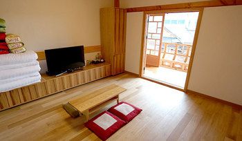 Gyeongju Hwangnamkwan Hanok Hotel 3*