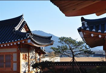 Gyeongju Hwangnamkwan Hanok Hotel 3*
