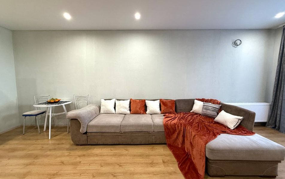 «Apartments Compass Group» \/ «Компас Групп на Мельникайте 150» апартаменты 2*