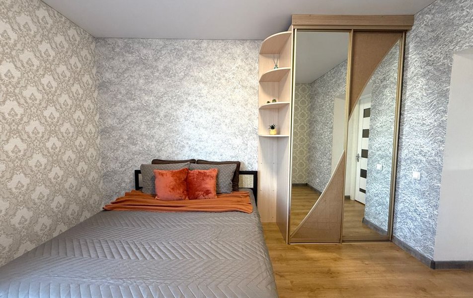 «Apartments Compass Group» \/ «Компас Групп на Мельникайте 150» апартаменты 2*