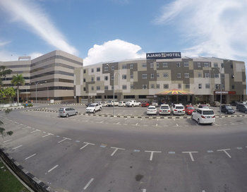 Ajang Hotel 3*