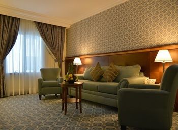 Nozol Royal Inn Hotel 4*