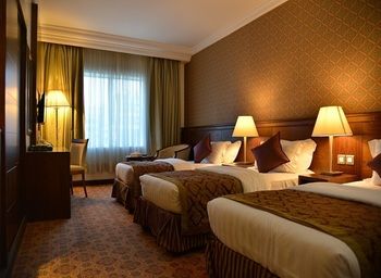 Nozol Royal Inn Hotel 4*