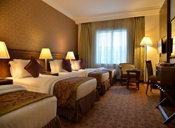 Nozol Royal Inn Hotel 4*