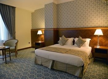 Nozol Royal Inn Hotel 4*