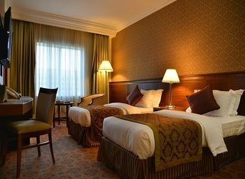 Nozol Royal Inn Hotel 4*