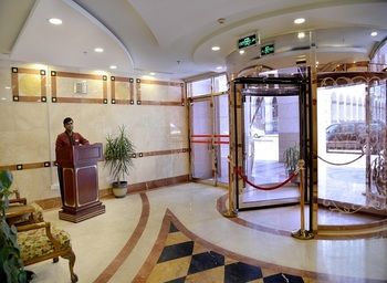 Nozol Royal Inn Hotel 4*