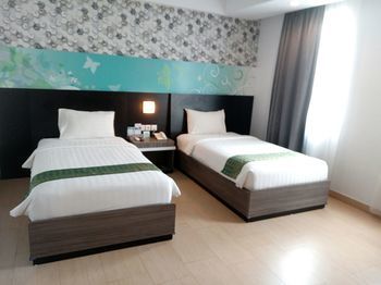 Evo Hotel Pekanbaru 3*