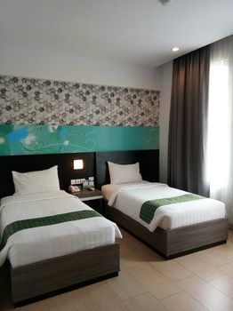 Evo Hotel Pekanbaru 3*