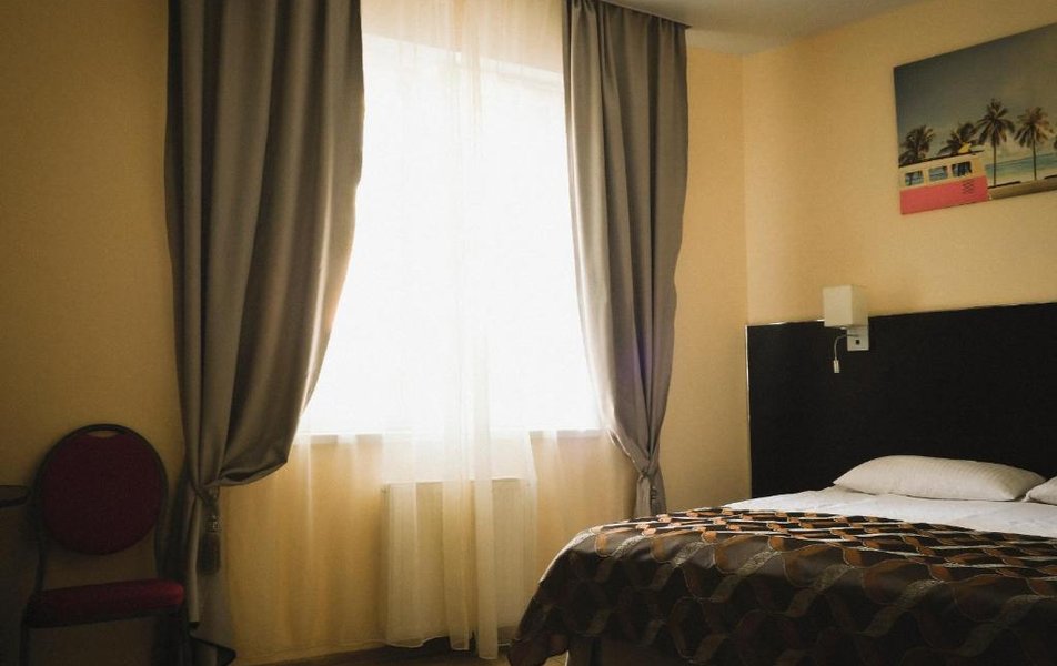«Cruise Hotel & Cafe» \/ «Круиз отель и кафе» отель 2*
