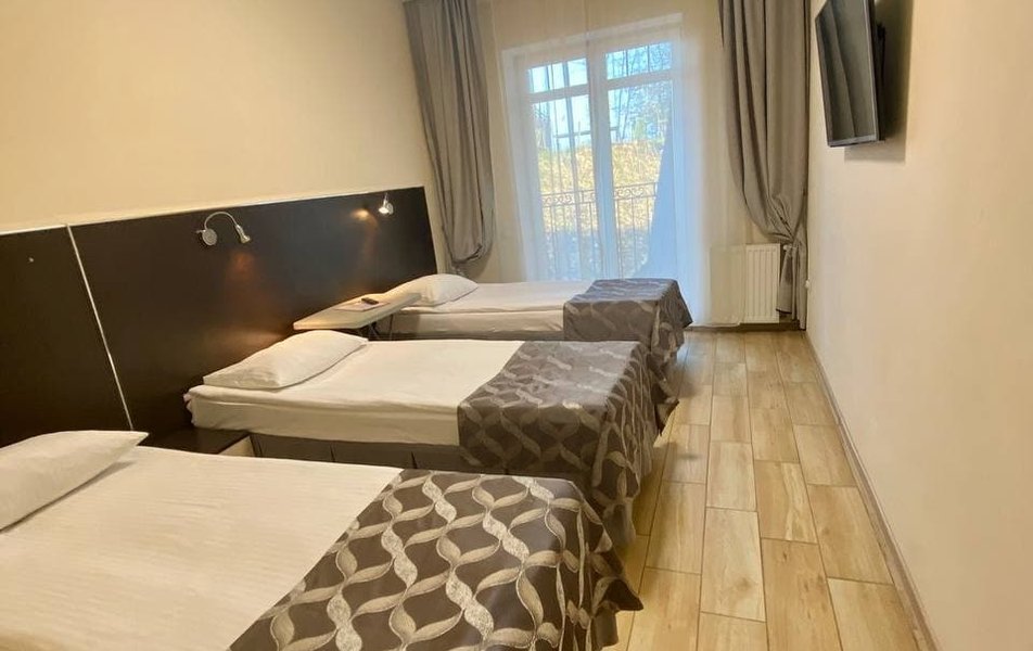 «Cruise Hotel & Cafe» \/ «Круиз отель и кафе» отель 2*
